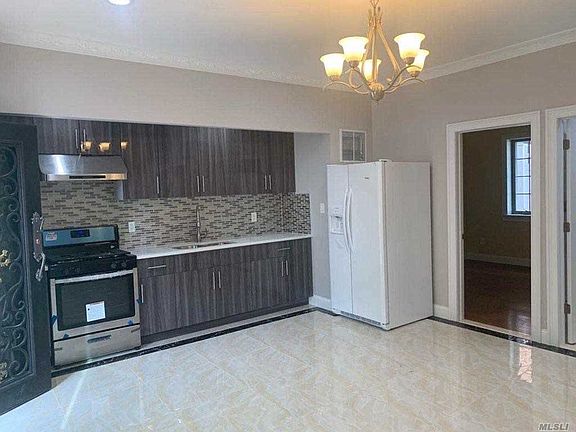 3rd image of 5843 255th St Unit 1