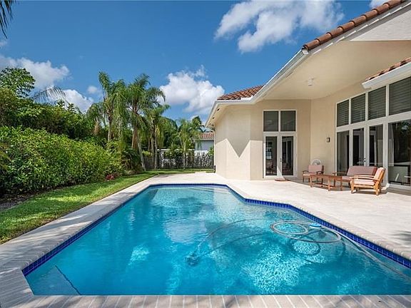 5th image of 105 Dockside Cir