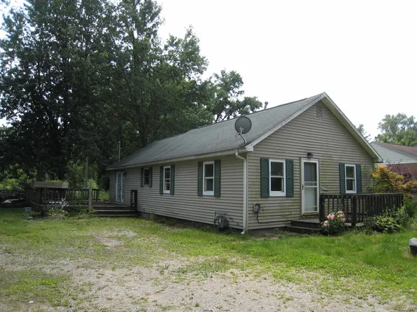 1371 E Valley Rd, Adrian, MI 49221