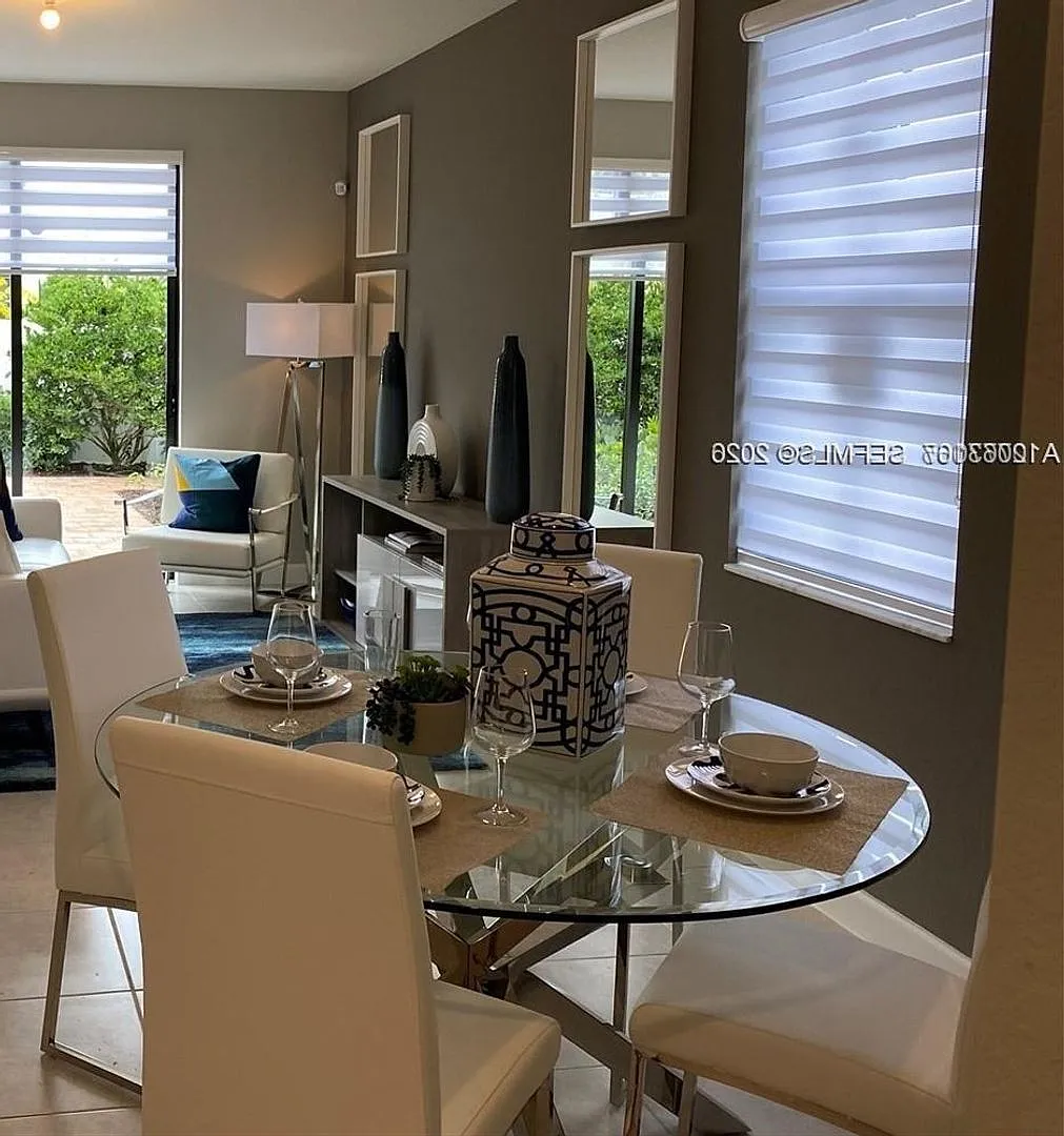 3470 W 106th Terrace 3470, Hialeah, FL 33018 - 4622 — Photo 2