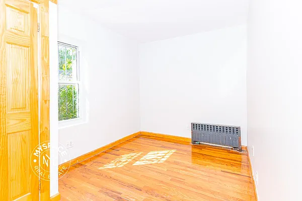 Rented by MySpaceNYC | media 6