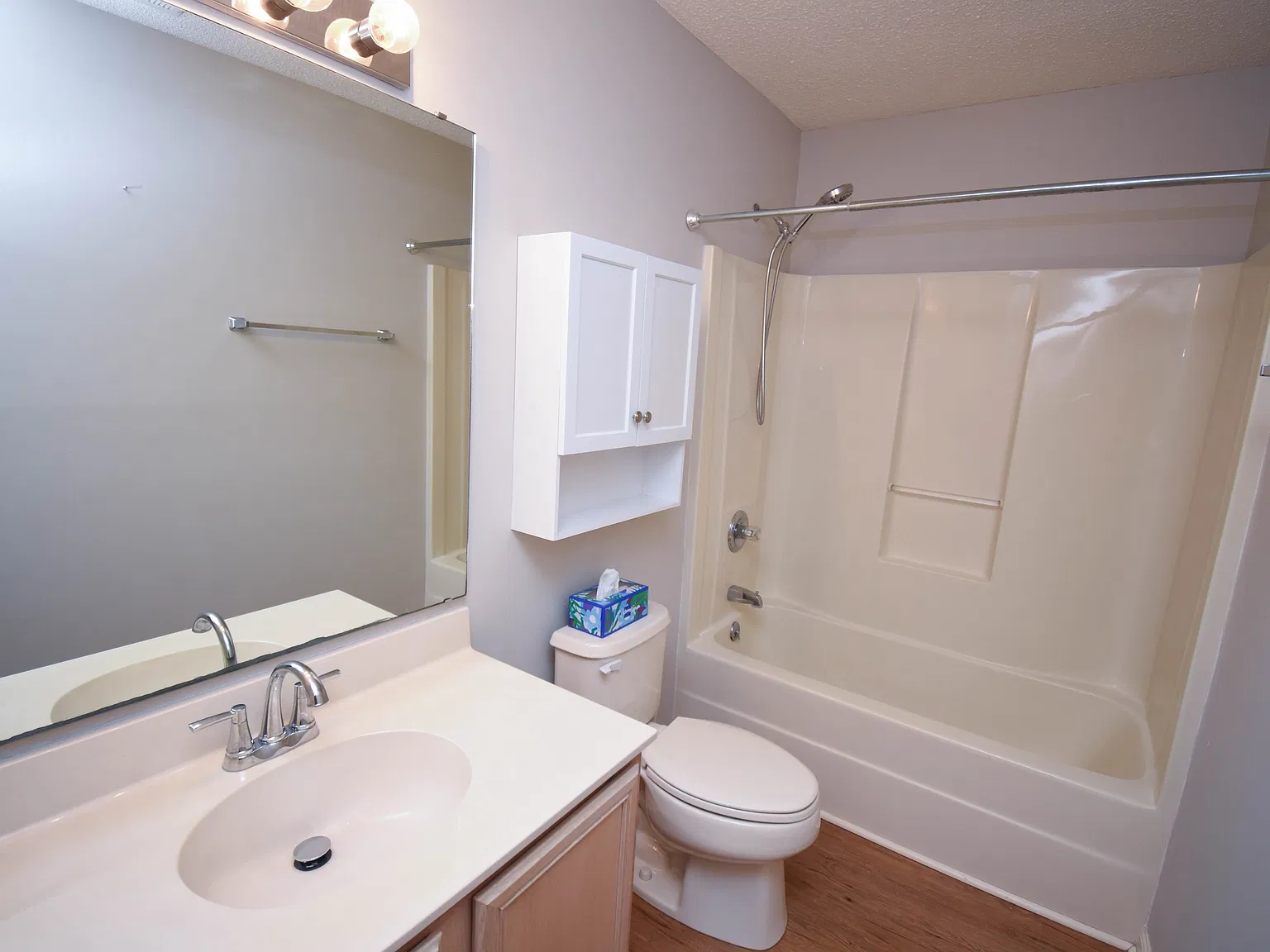 1230 White Tree Lane - N — Photo 3
