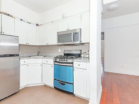 2nd image of 291 Harman St #2R