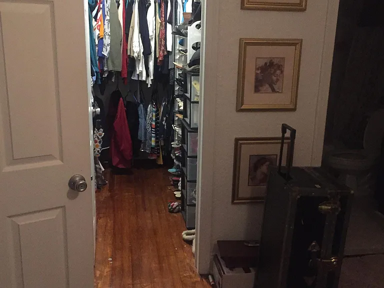 2ND FLOOR WALK-IN
