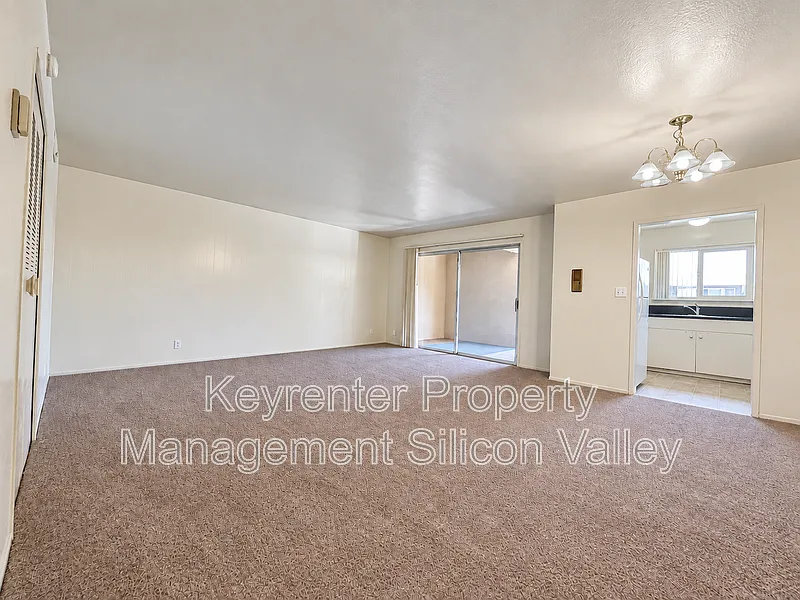 1 bed, 1.0 bath, 735 sqft, $2,450 — Photo 2