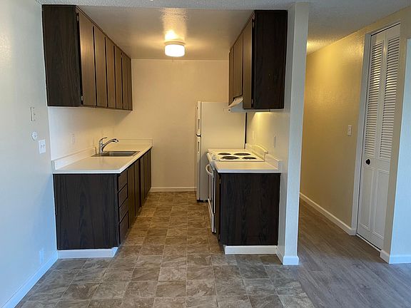 2nd image of 1243 Morse Ave #13
