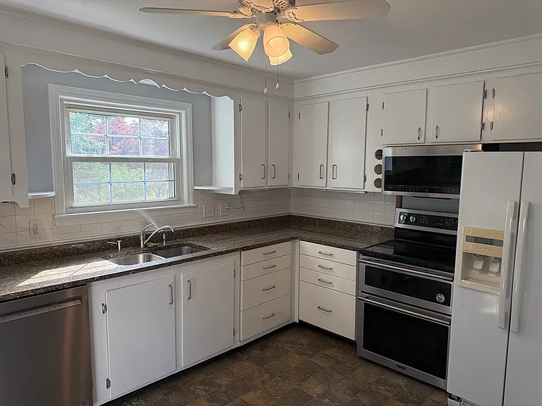 22 Arlington St — Photo 4
