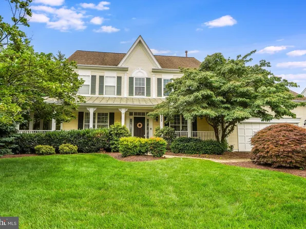 19902 Alexandras Grove Dr, Ashburn, VA 20147