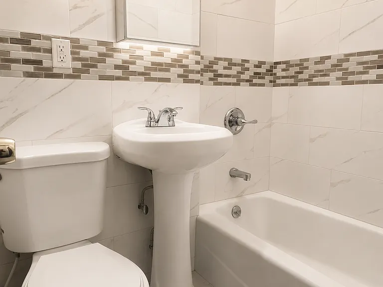 313 E 14th St #1B — Photo 9