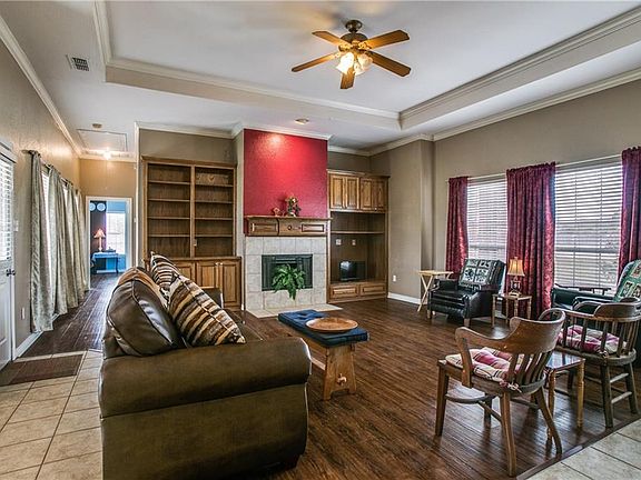 5th image of 1940 Thornberry Dr