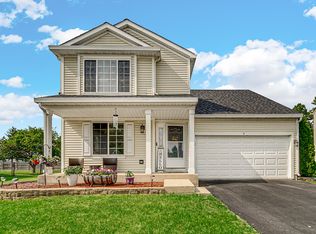 9 Ridge Ct, South Elgin, IL 60177