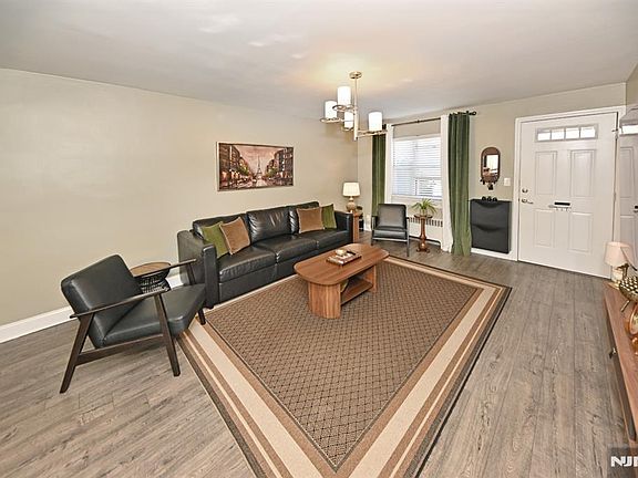 2nd image of 483 Colonial Ter APT 9