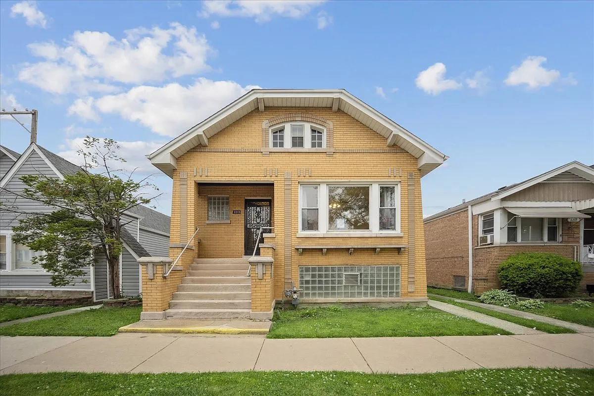 2215 Cuyler Ave photo 1