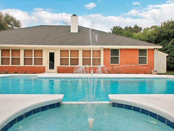 4th image of 388 Hickory Acres Ln