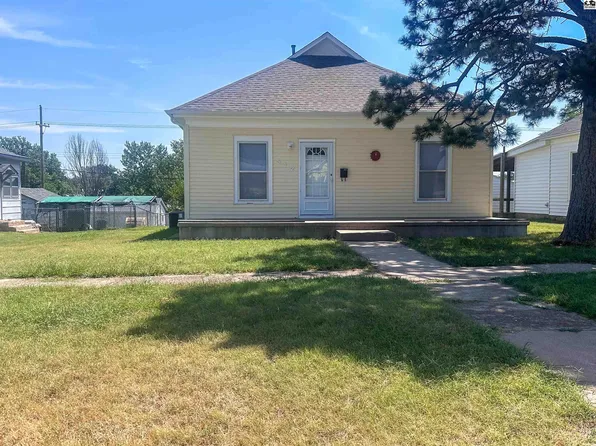 512 N Pine St, Pratt, KS 67124