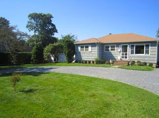 95 Pelham St, Southampton, NY 11968