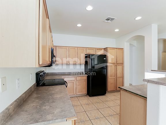 4th image of 12238 W Lincoln St