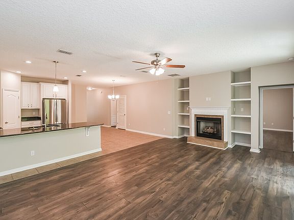 4th image of 113 Kings Manor Ct