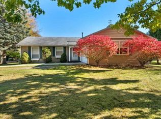 1002 Saint Johns Dr, Charlevoix, MI 49720