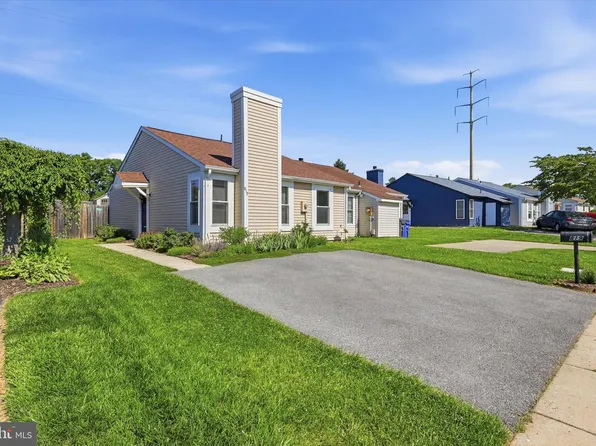 819 Chadwick Cir, Frederick, MD 21701