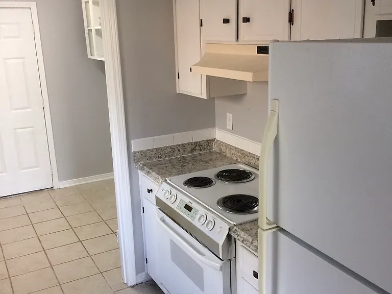531 Templehill Dr — Photo 2