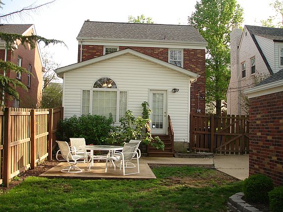 2nd image of 7731 Stanford Ave