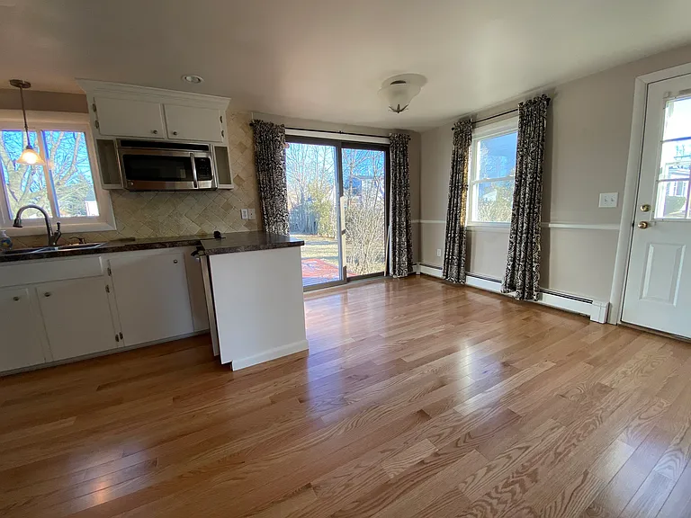 236 Spooner Ave — Photo 10