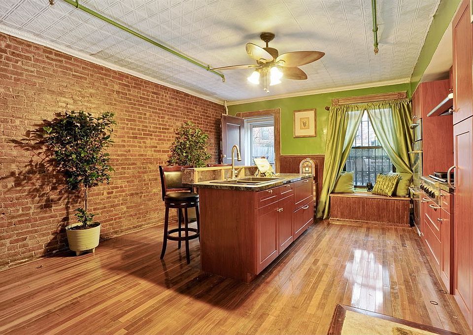 2nd image of 353 W 121st St