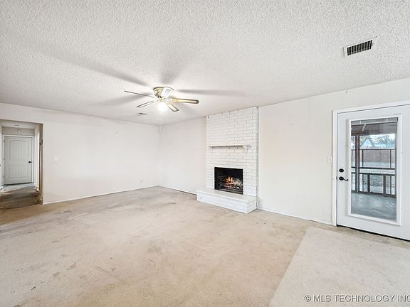 5th image of 411 S Gravitt St