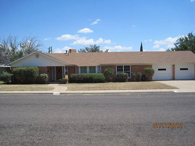 1st image of 3202 E 31st St