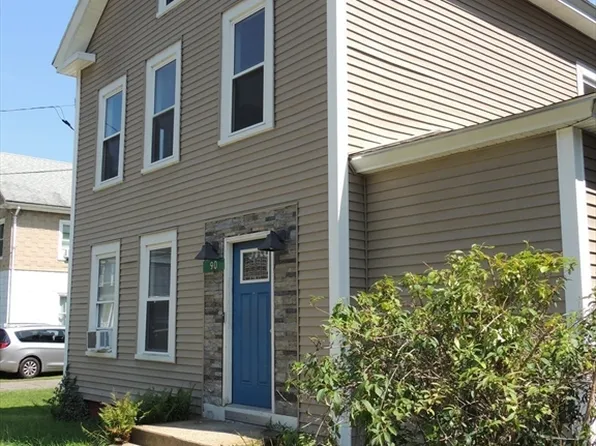 90 Quaboag St, Warren, MA 01083
