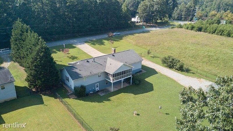 2nd image of 3022 Wildwood Rd