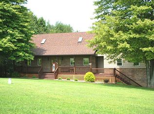 141 Sportsman Ln, Rochester, PA 15074