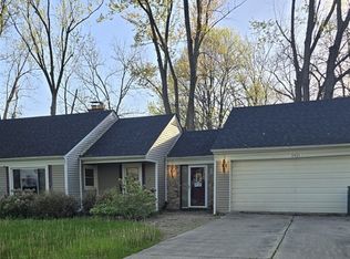5921 Houghten Dr, Troy, MI 48098