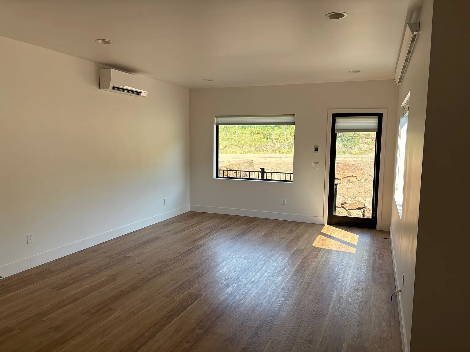 3 bed, 2.5 bath, 1800 sqft, $4,200 — Photo 4