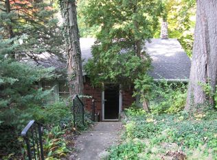 1403 Parkwood Pl, Decatur, IL 62521