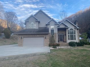 120 Billiter Dr, Pikeville, KY 41501