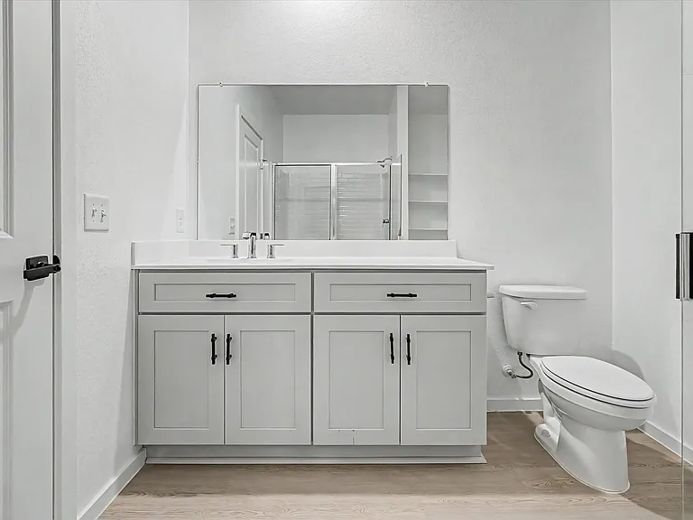 511 Louis Ln — Photo 21