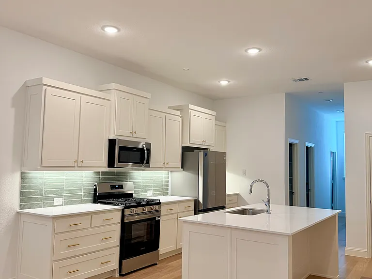 1020 Splitrock Dr — Photo 4