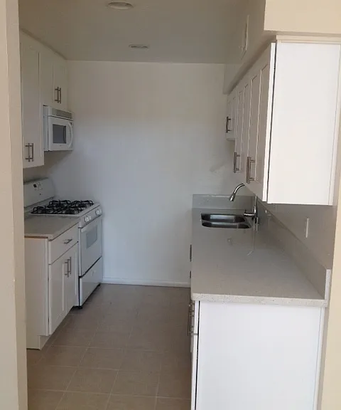 The Courtyard Apartments — Photo 18