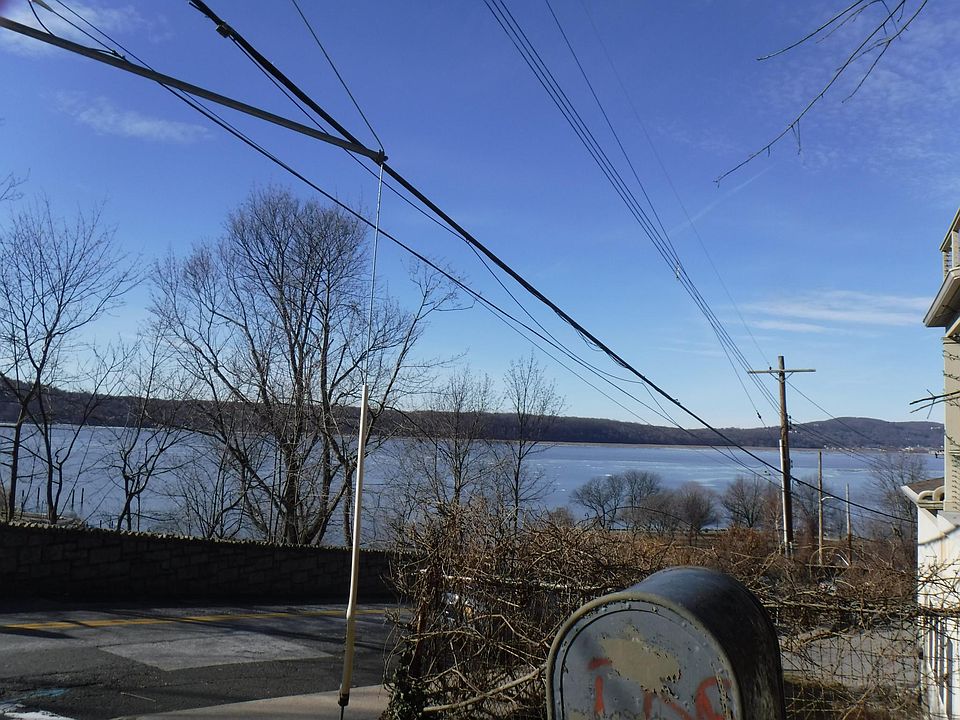 2nd image of 10 Main St