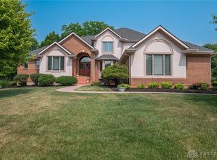 10558 Willow Brook Rd, Dayton, OH 45458