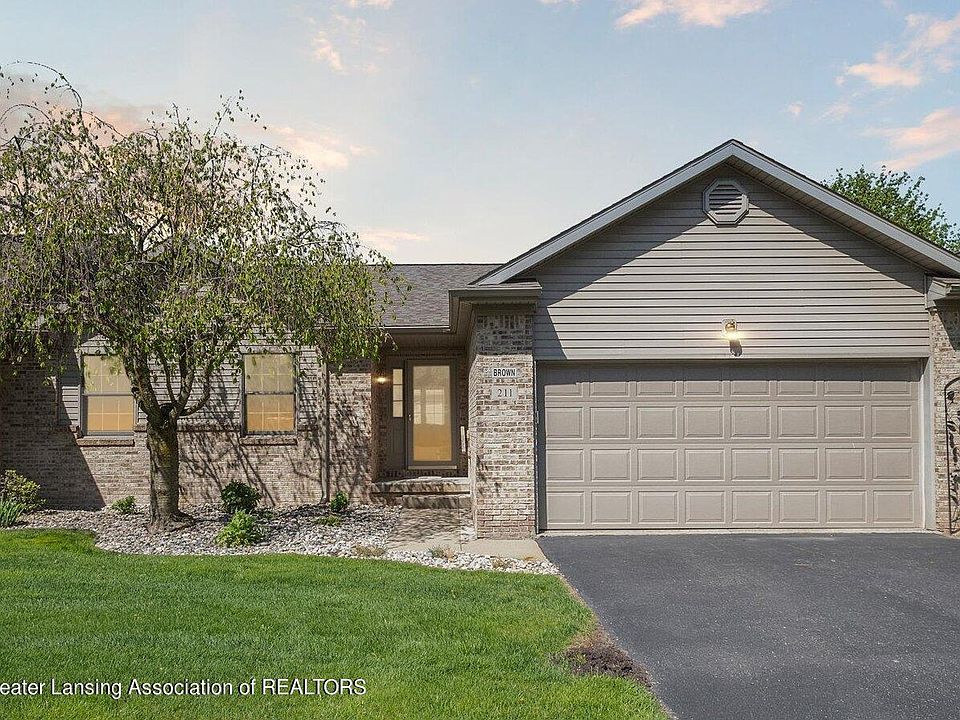 1st image of 211 Emerald Dr #27