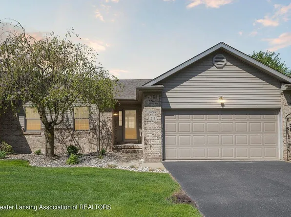211 Emerald Dr #27, Charlotte, MI 48813