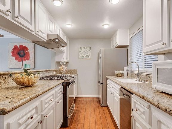 4th image of 1001 Belmont Ave Unit 209