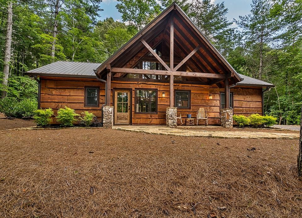 1st image of 43 Winding Brook Ln