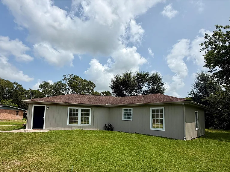 9210 Tacquard Dr — Photo 1