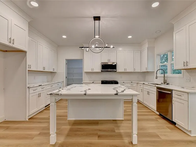 9135 Fox Trail Ln — Photo 15
