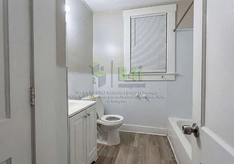 1111 Henry Ave — Photo 10