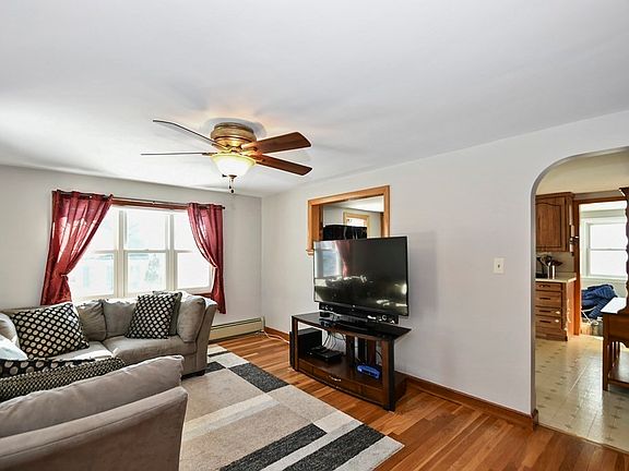 4th image of 51B Winthrop Ave